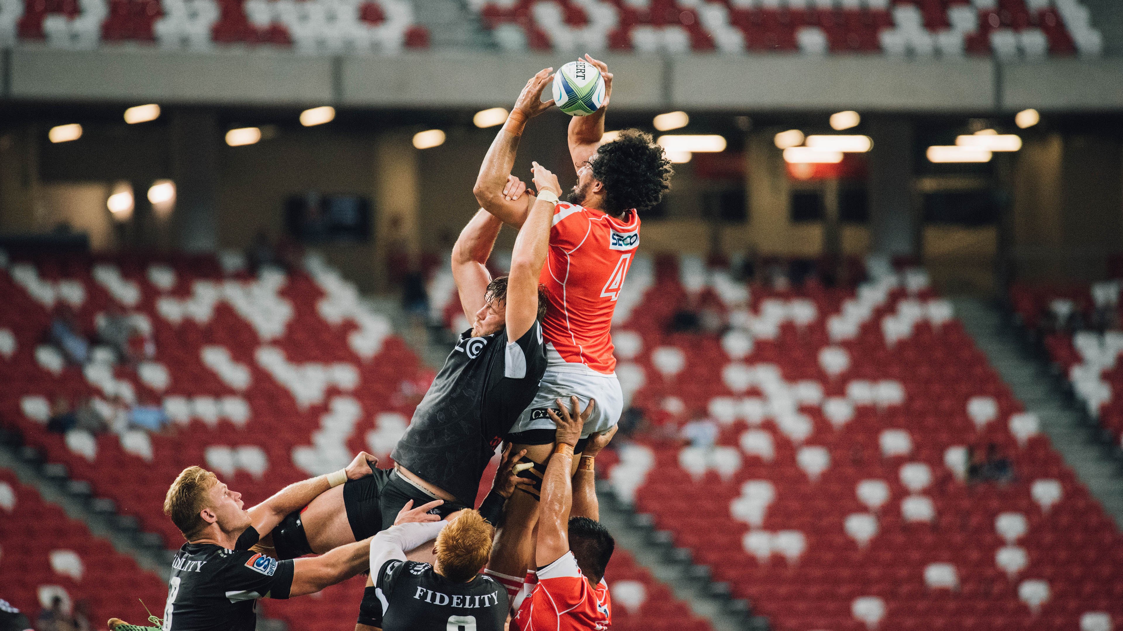 开云·体育官方网站入口-两队或现搬迁传闻再起:足球迷心潮澎湃,未来走向成谜