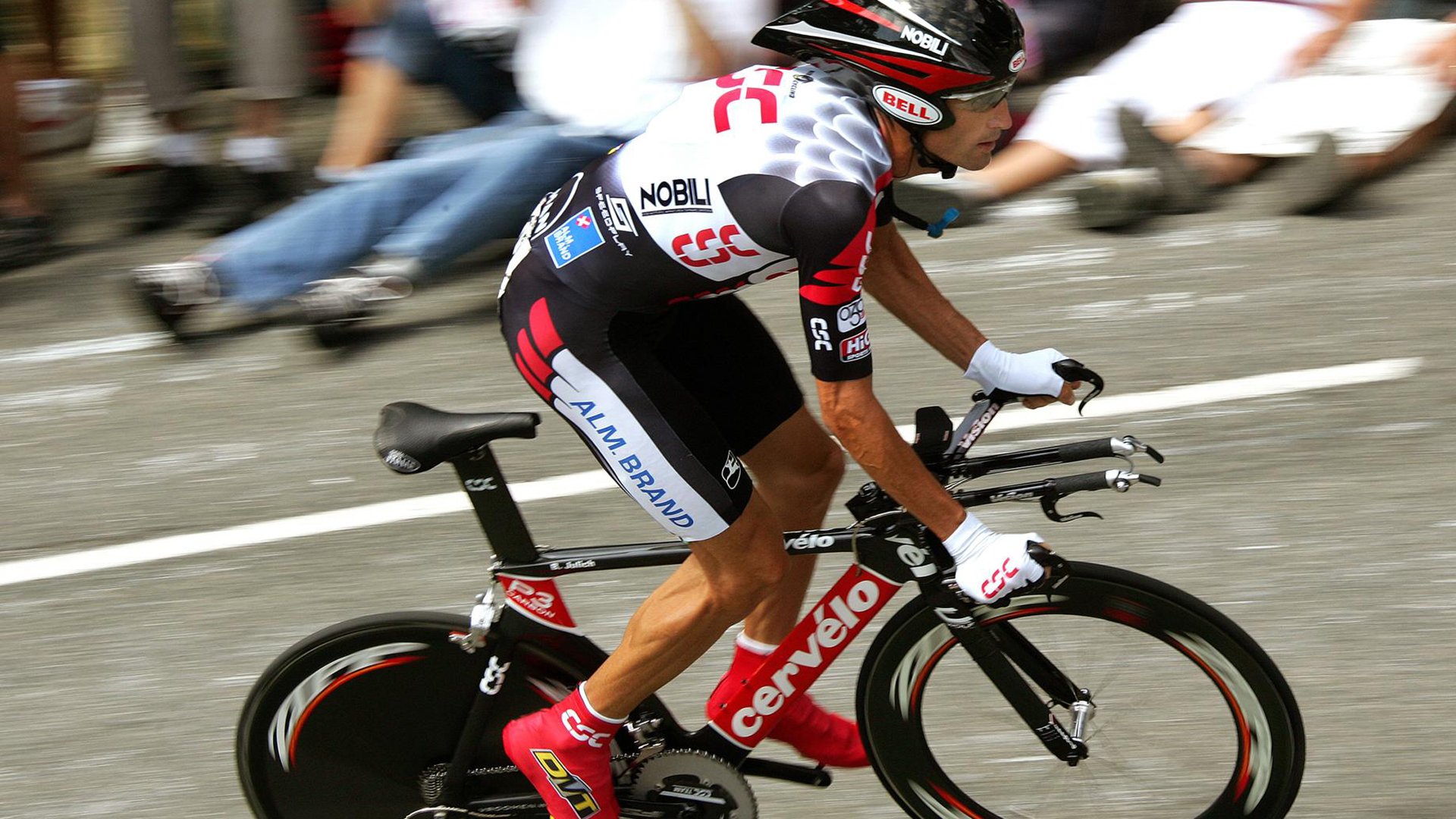 巴黎奥组委宣布火炬路线,传递精神与激情,北京奥运火炬传递巴黎受阻